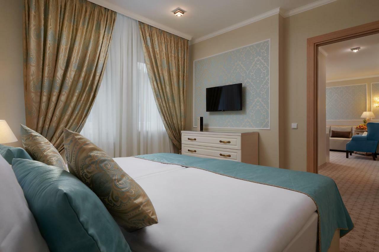 Honour And Grace Hotel ياخيموف المظهر الخارجي الصورة