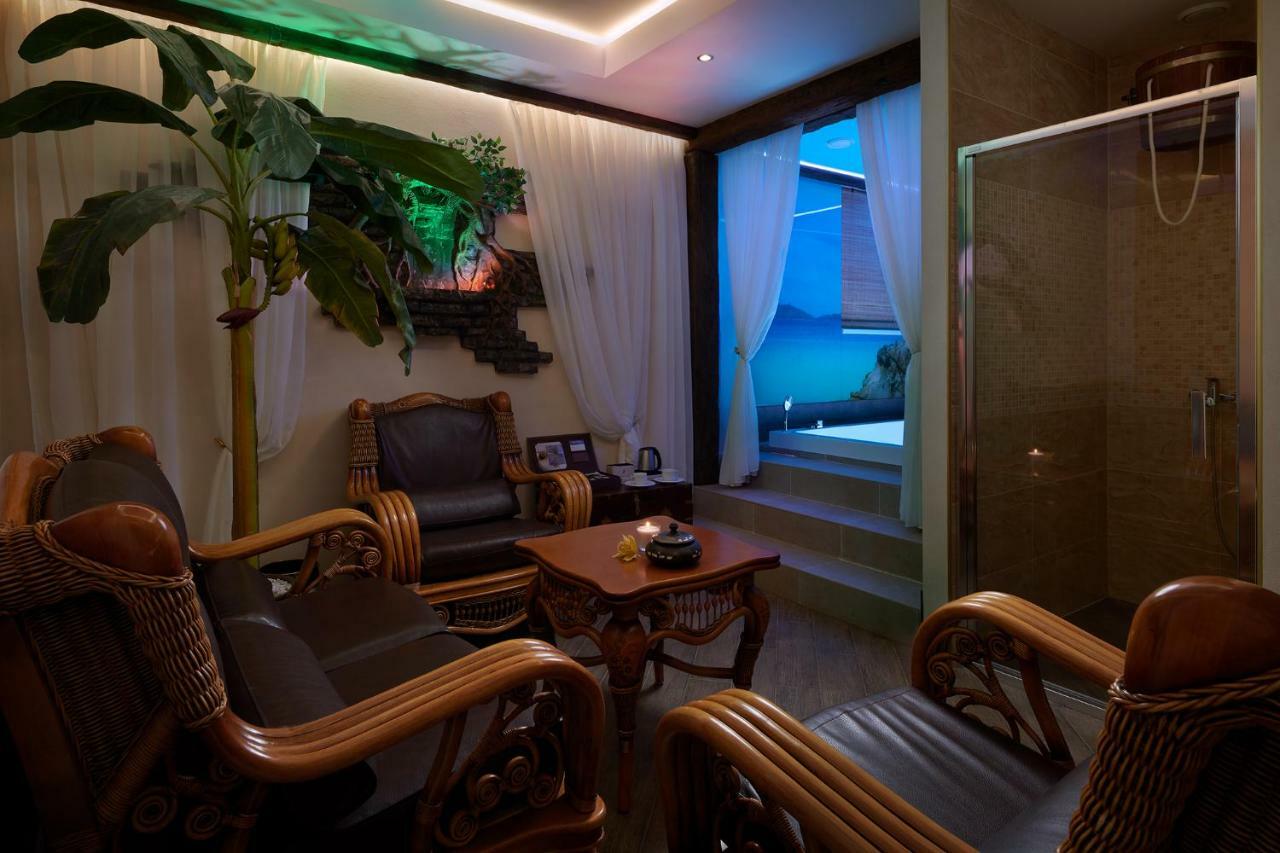 Honour And Grace Hotel ياخيموف المظهر الخارجي الصورة
